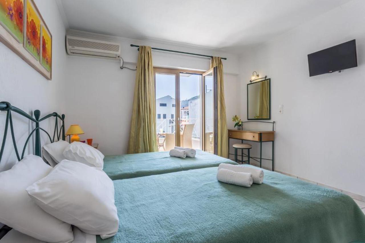 Ritsa Studios Skiathos Town Ngoại thất bức ảnh